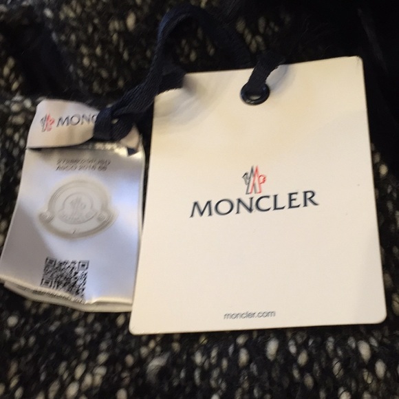 BNWT Authentic Moncler Black Fox Fur Knit Scarf - Picture 3 of 8